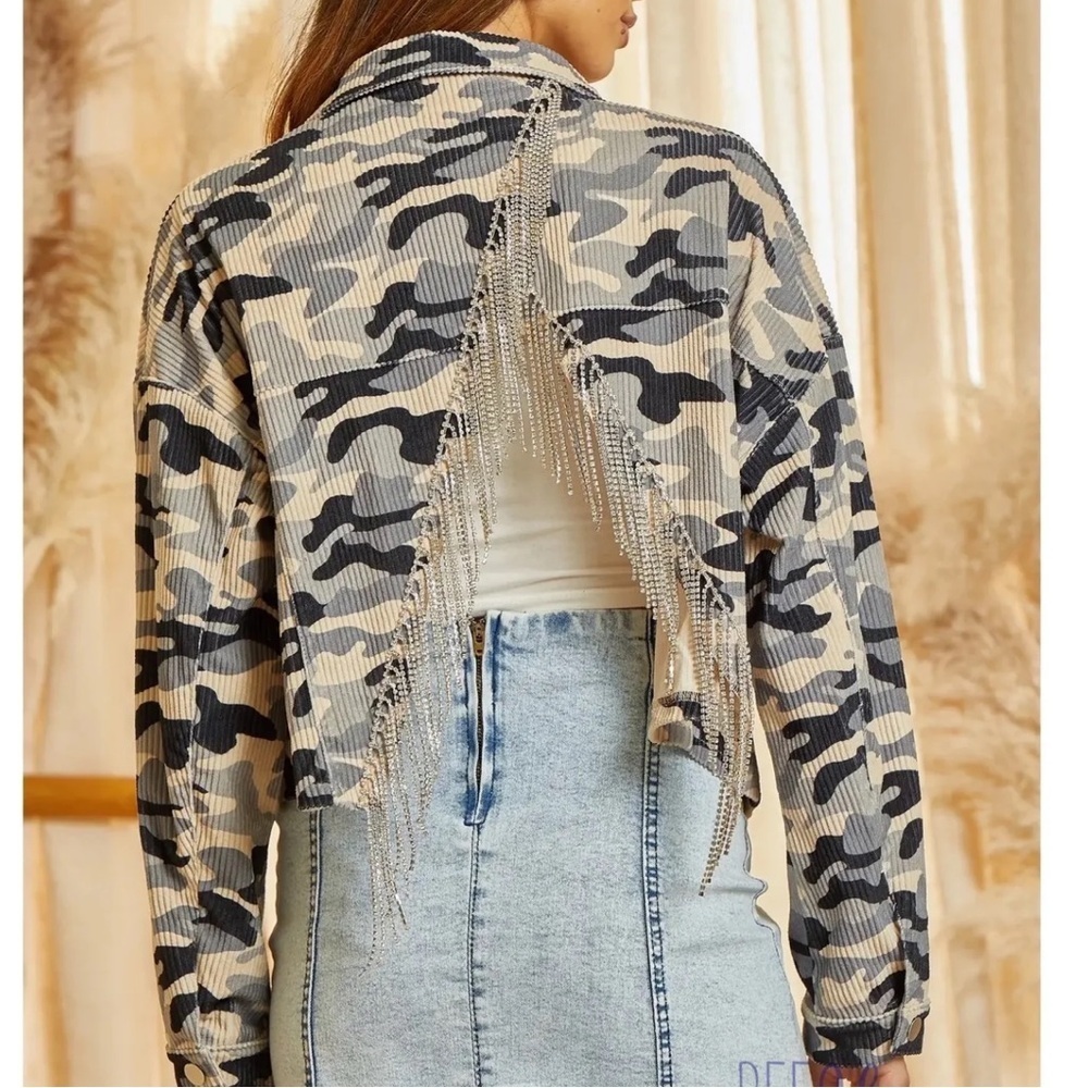 Savannah Jane Camo Bedazzled Back Button Up Cropped Denim Jacket Size Small